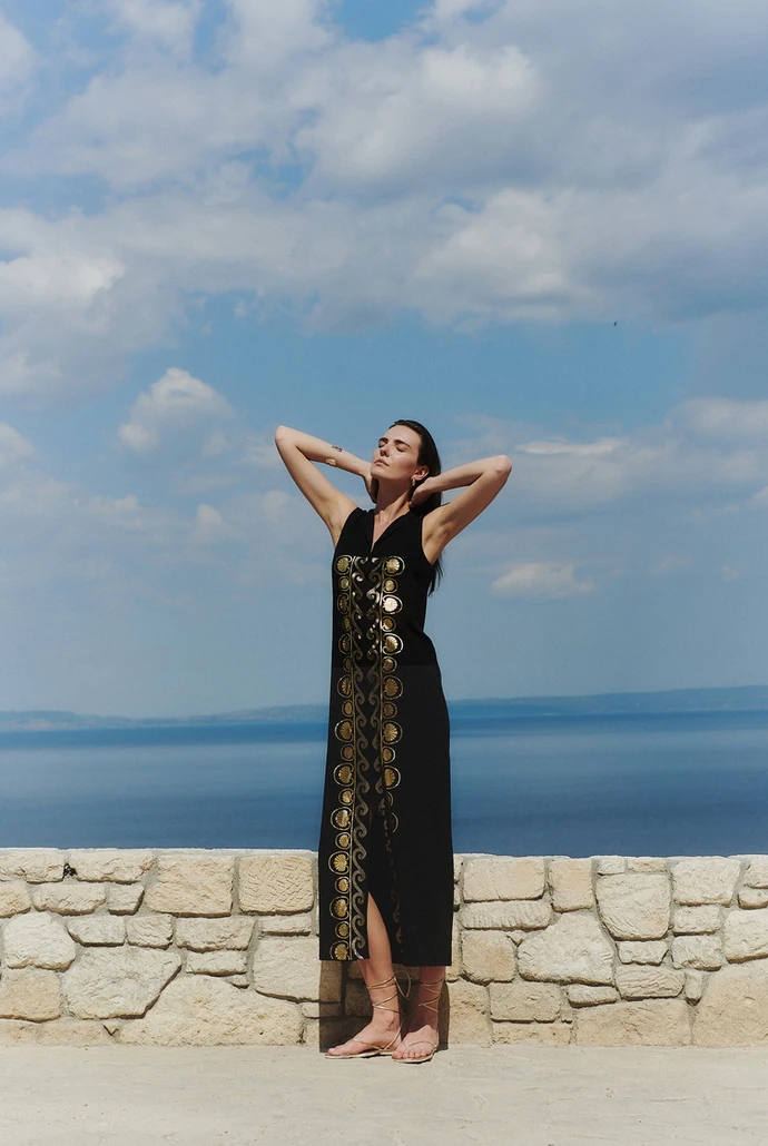 μαύρο φόρεμα βραδινό